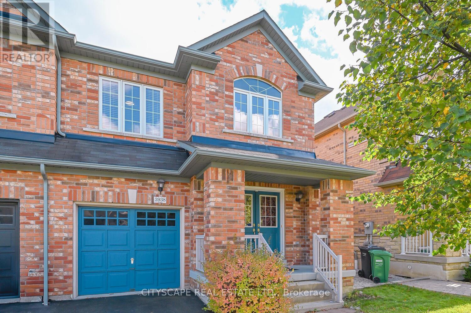 3938 Burdette Terrace, Mississauga, Ontario  L5M 0J2 - Photo 5 - W12475430