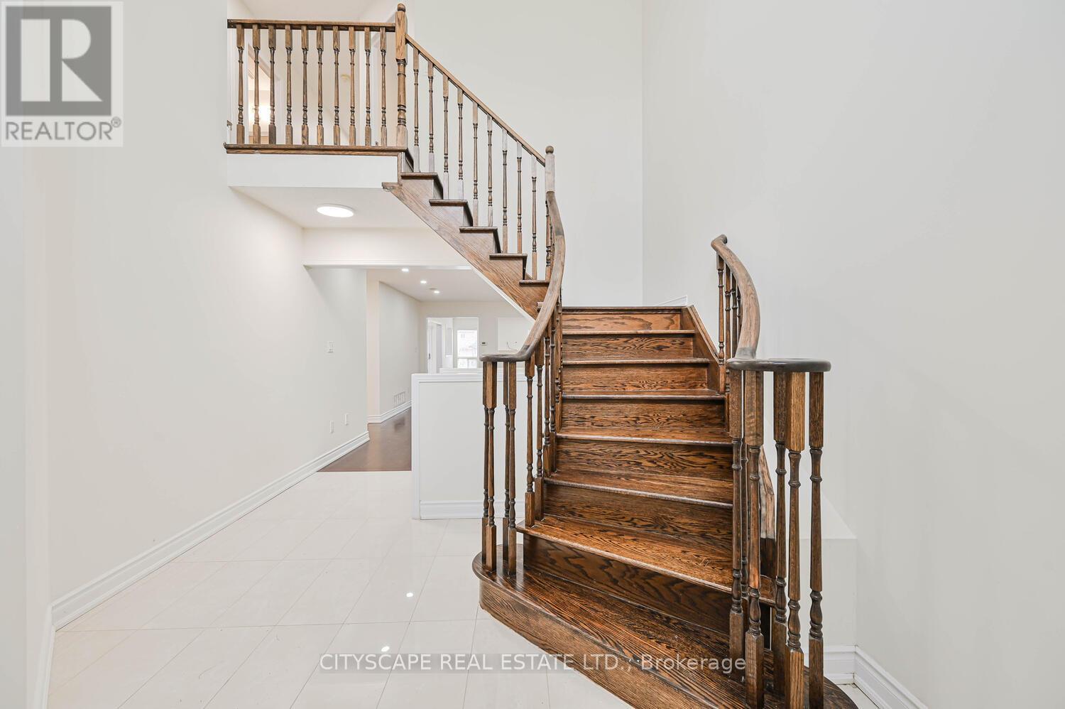 3938 Burdette Terrace, Mississauga, Ontario  L5M 0J2 - Photo 7 - W12475430