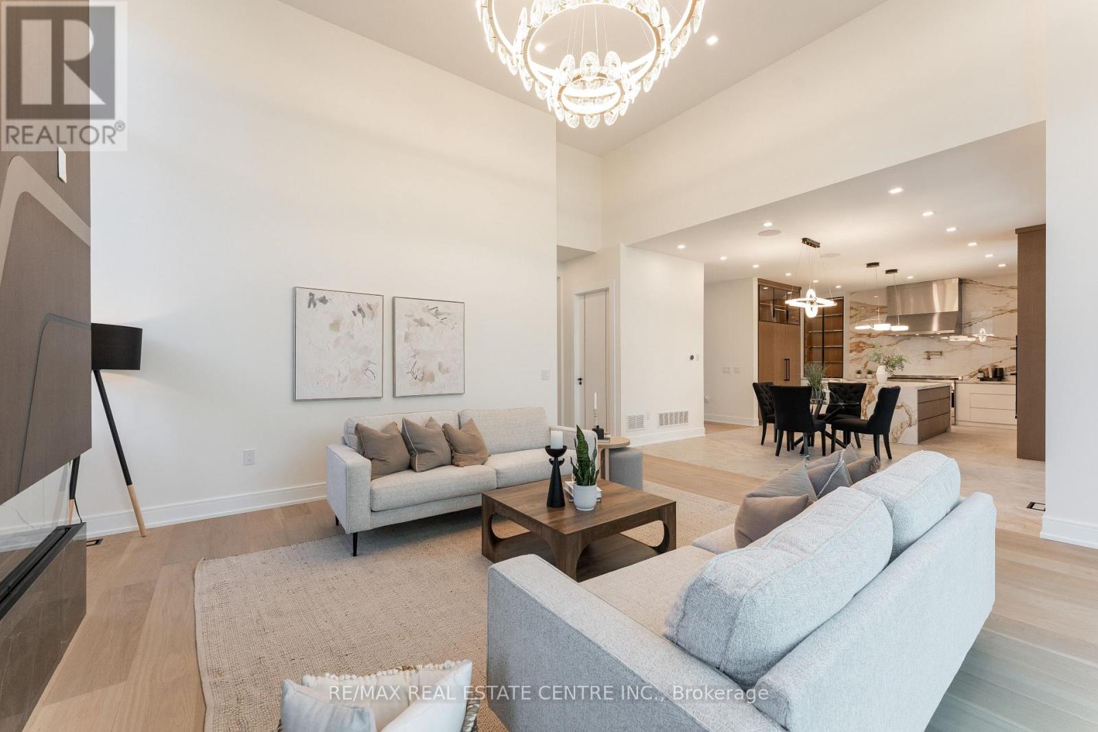 462 Southland Crescent, Oakville, Ontario  L6L 3N8 - Photo 13 - W12475452