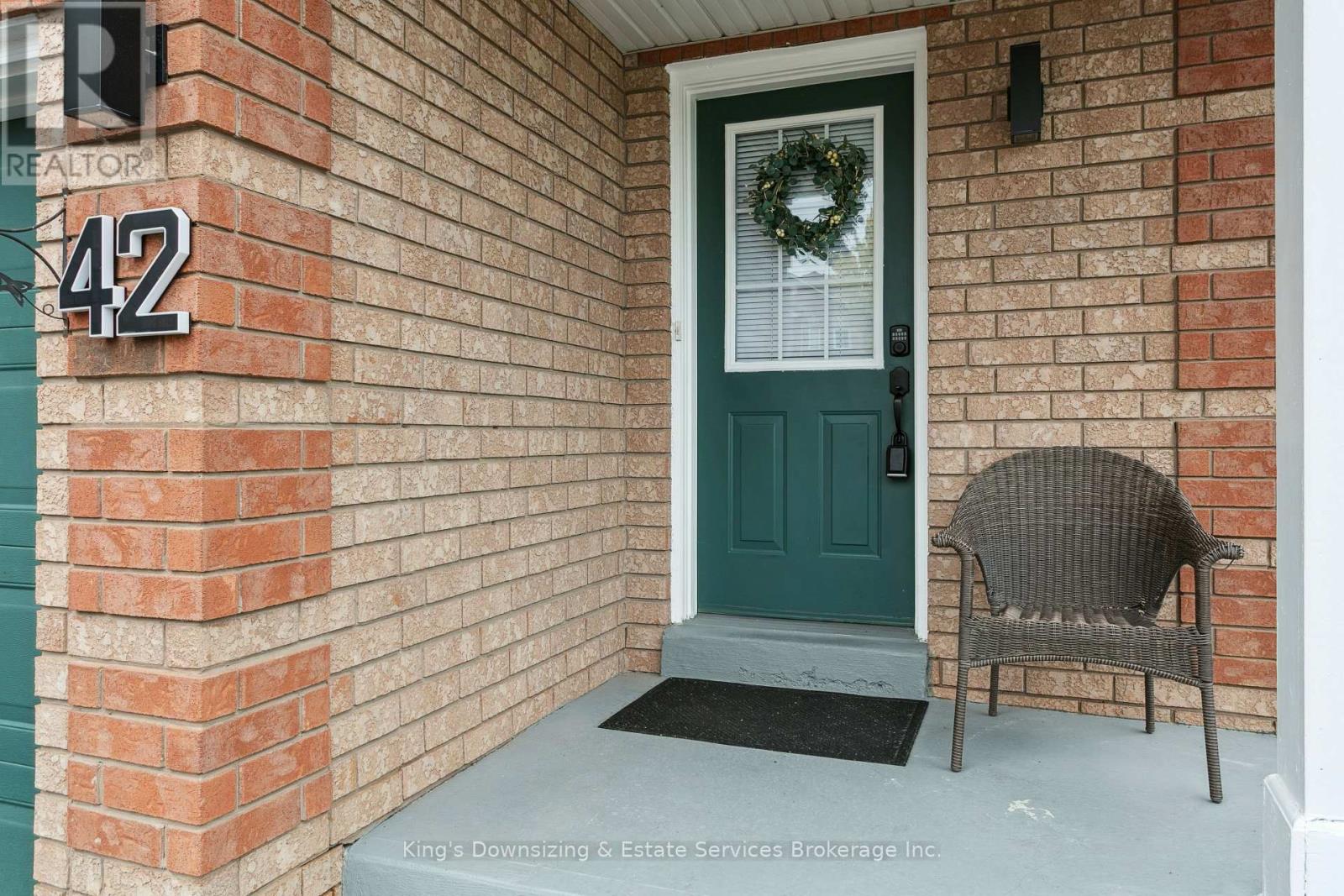 42 Lake Louise Drive, Brampton (Fletcher's Meadow), Ontario  L6X 4W5 - Photo 2 - W12475466