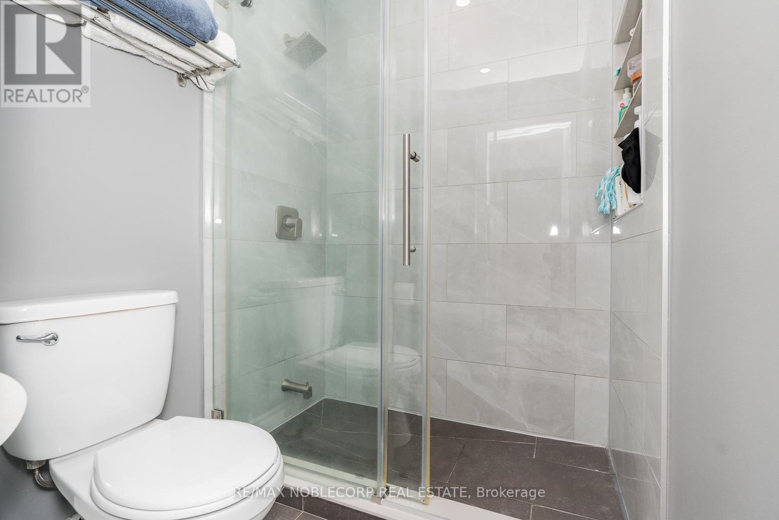 100 - 107 Bristol Road E, Mississauga, Ontario  L4Z 3P6 - Photo 19 - W12475469