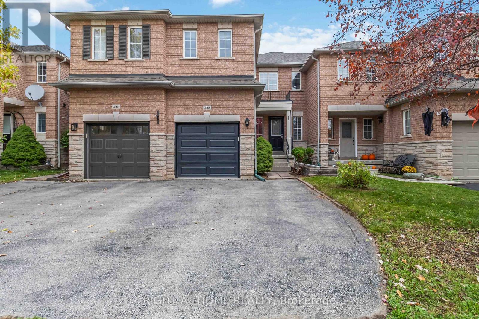 2466 NEWCASTLE CRESCENT, Oakville, Ontario