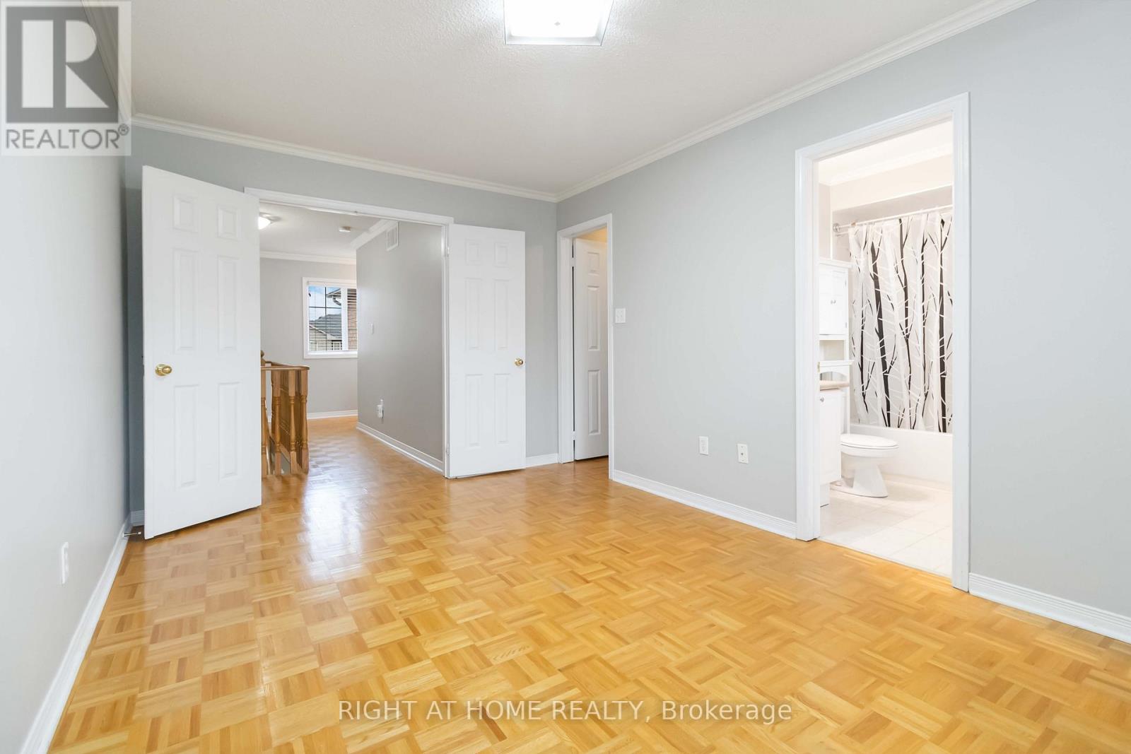 2466 Newcastle Crescent, Oakville, Ontario  L6M 4P3 - Photo 13 - W12475473