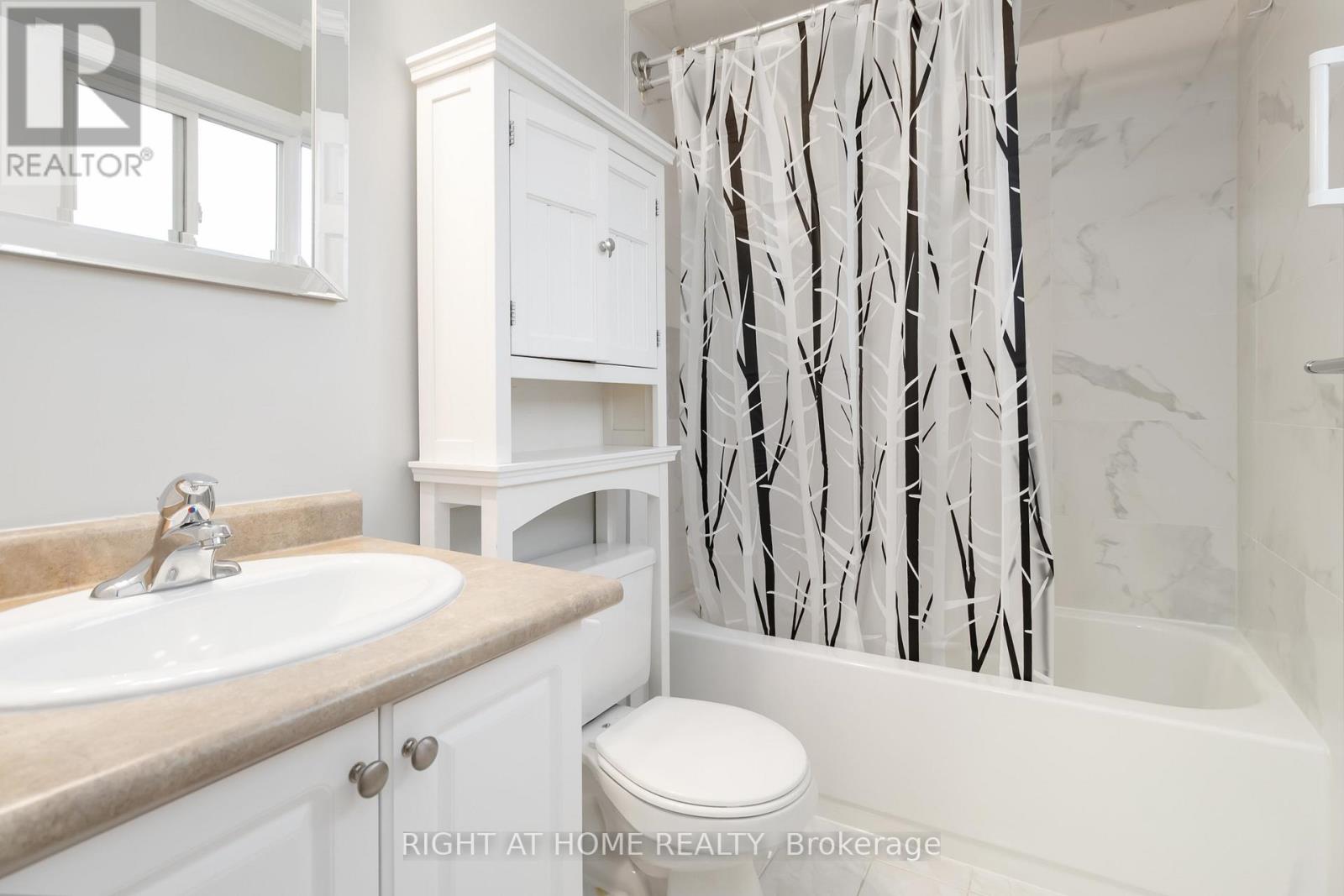 2466 Newcastle Crescent, Oakville, Ontario  L6M 4P3 - Photo 15 - W12475473