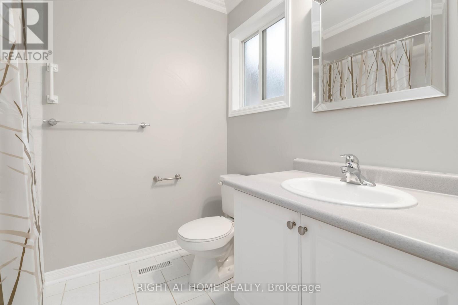 2466 Newcastle Crescent, Oakville, Ontario  L6M 4P3 - Photo 18 - W12475473