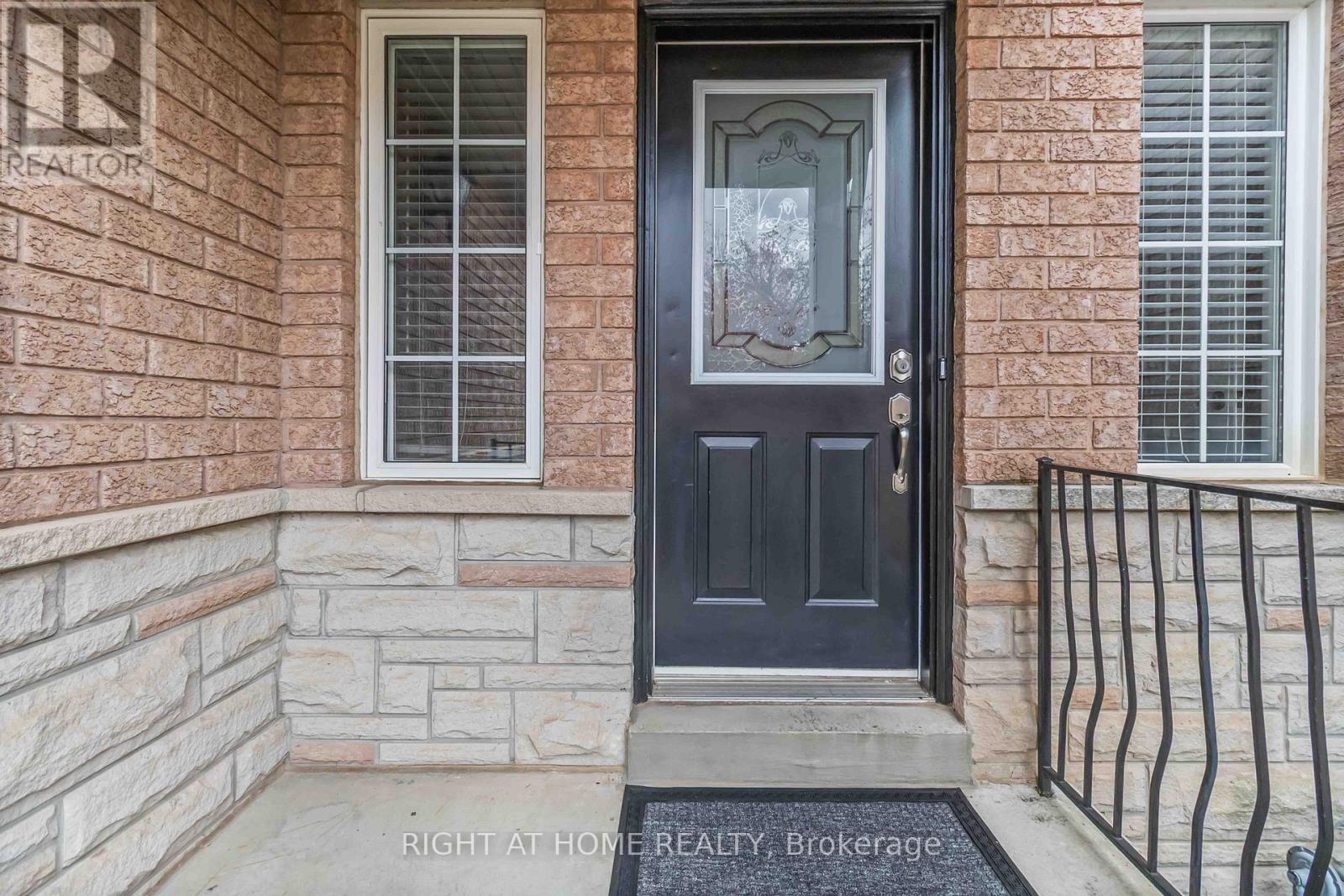 2466 Newcastle Crescent, Oakville, Ontario  L6M 4P3 - Photo 2 - W12475473