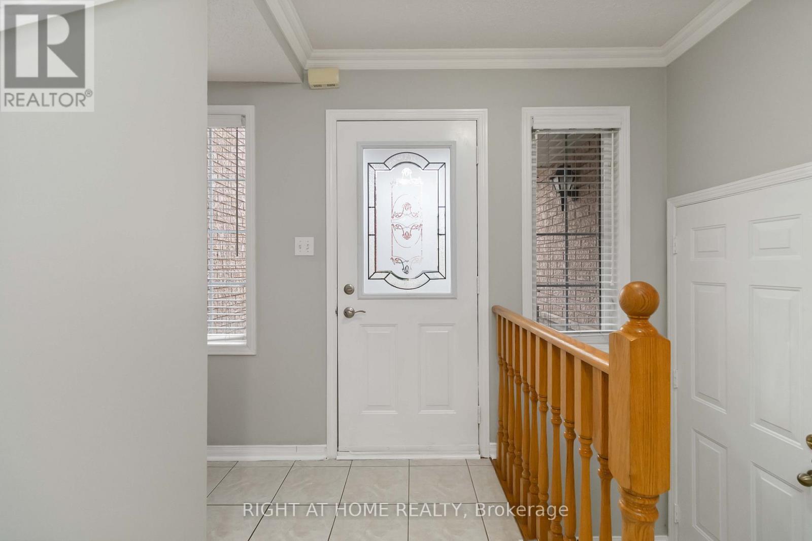 2466 Newcastle Crescent, Oakville, Ontario  L6M 4P3 - Photo 3 - W12475473