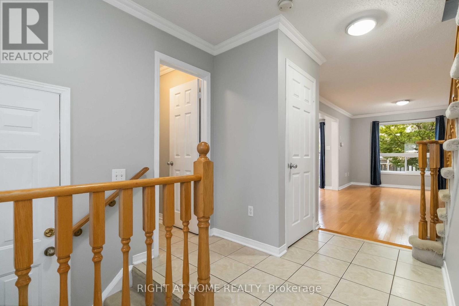 2466 Newcastle Crescent, Oakville, Ontario  L6M 4P3 - Photo 4 - W12475473