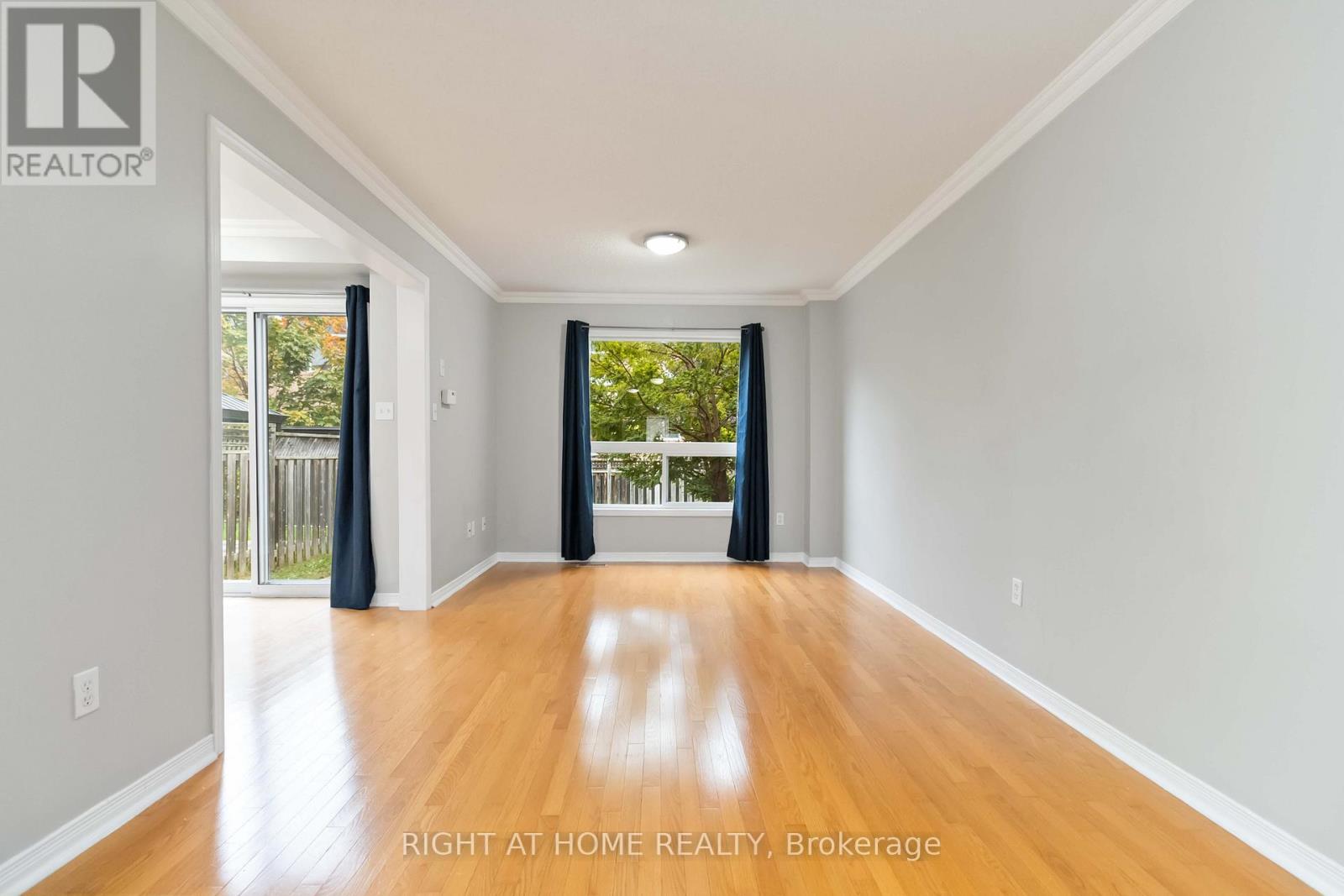 2466 Newcastle Crescent, Oakville, Ontario  L6M 4P3 - Photo 5 - W12475473