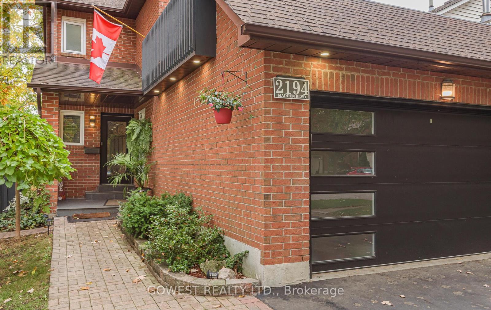 2194 Madden Boulevard, Oakville, Ontario  L6H 3M2 - Photo 3 - W12475513