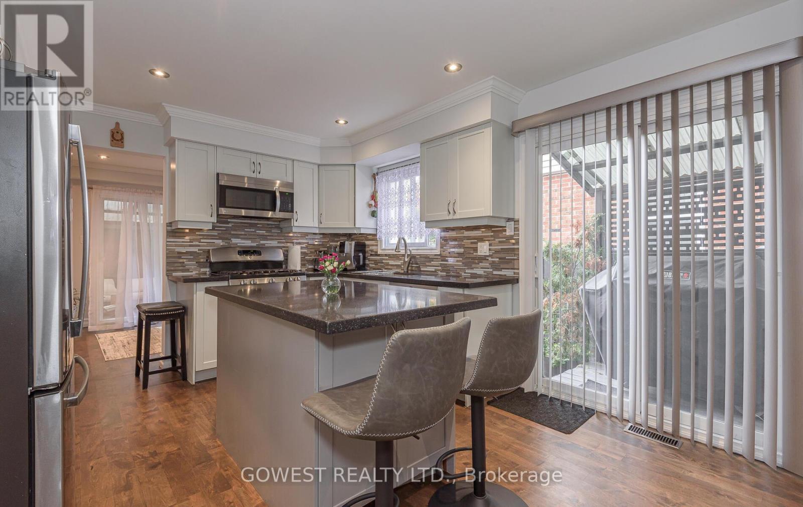 2194 Madden Boulevard, Oakville, Ontario  L6H 3M2 - Photo 9 - W12475513