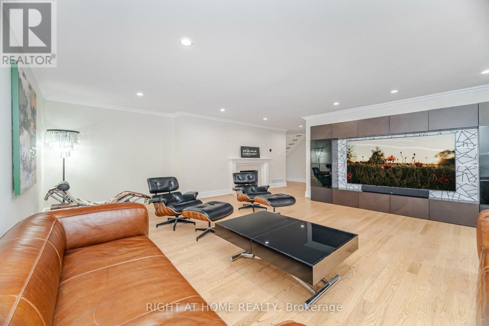 2154 Oneida Crescent, Mississauga, Ontario  L5C 1V6 - Photo 10 - W12475517