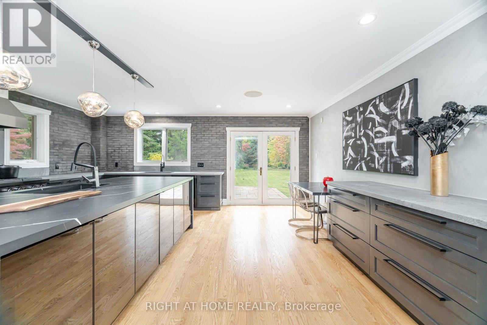 2154 Oneida Crescent, Mississauga, Ontario  L5C 1V6 - Photo 20 - W12475517