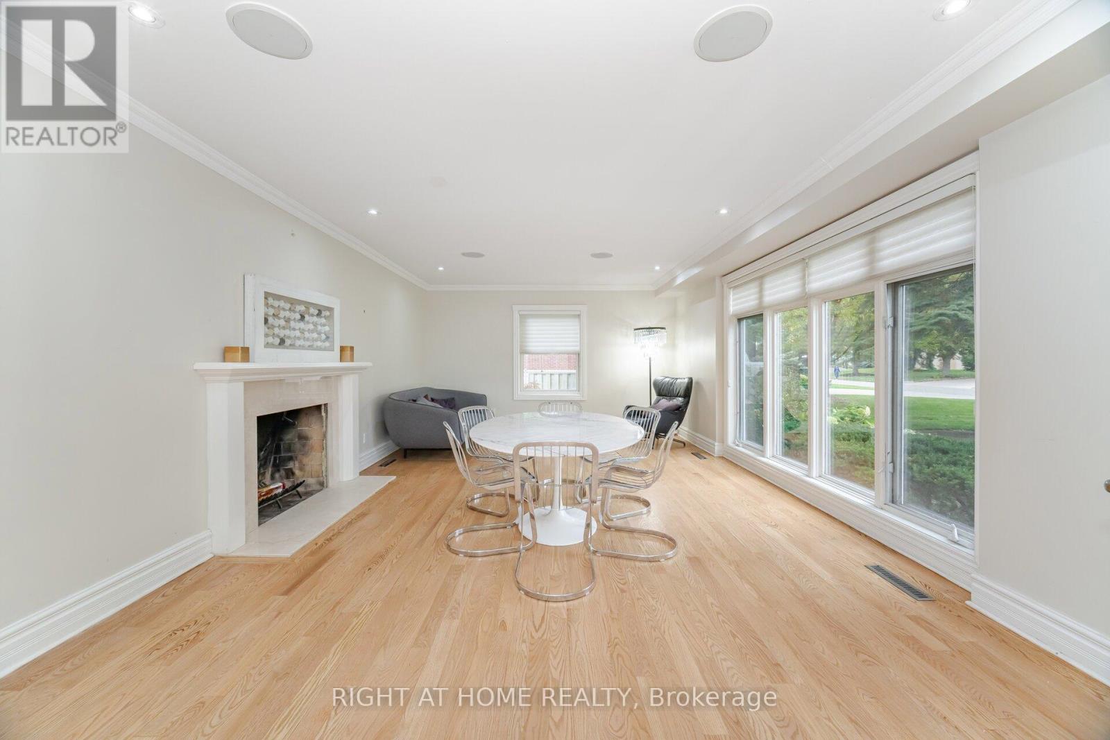 2154 Oneida Crescent, Mississauga, Ontario  L5C 1V6 - Photo 22 - W12475517