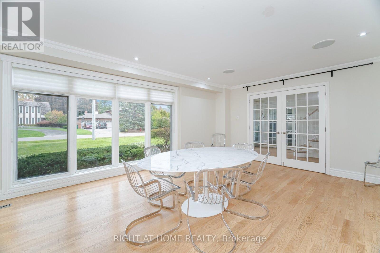 2154 Oneida Crescent, Mississauga, Ontario  L5C 1V6 - Photo 23 - W12475517