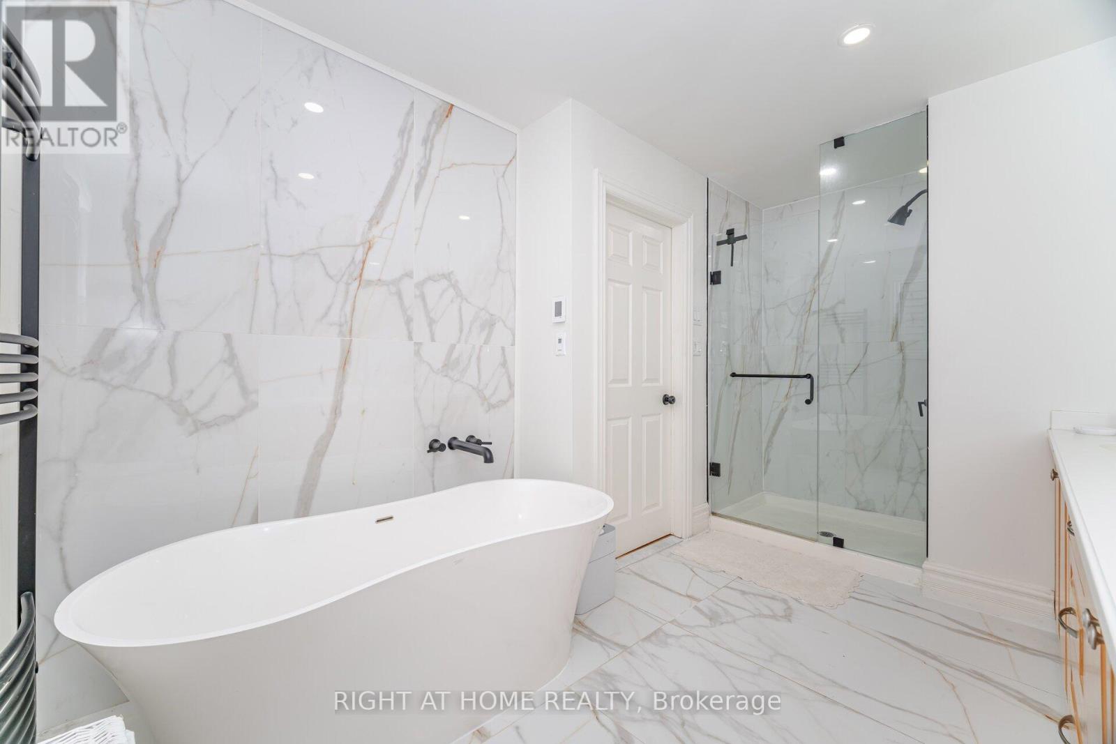 2154 Oneida Crescent, Mississauga, Ontario  L5C 1V6 - Photo 30 - W12475517