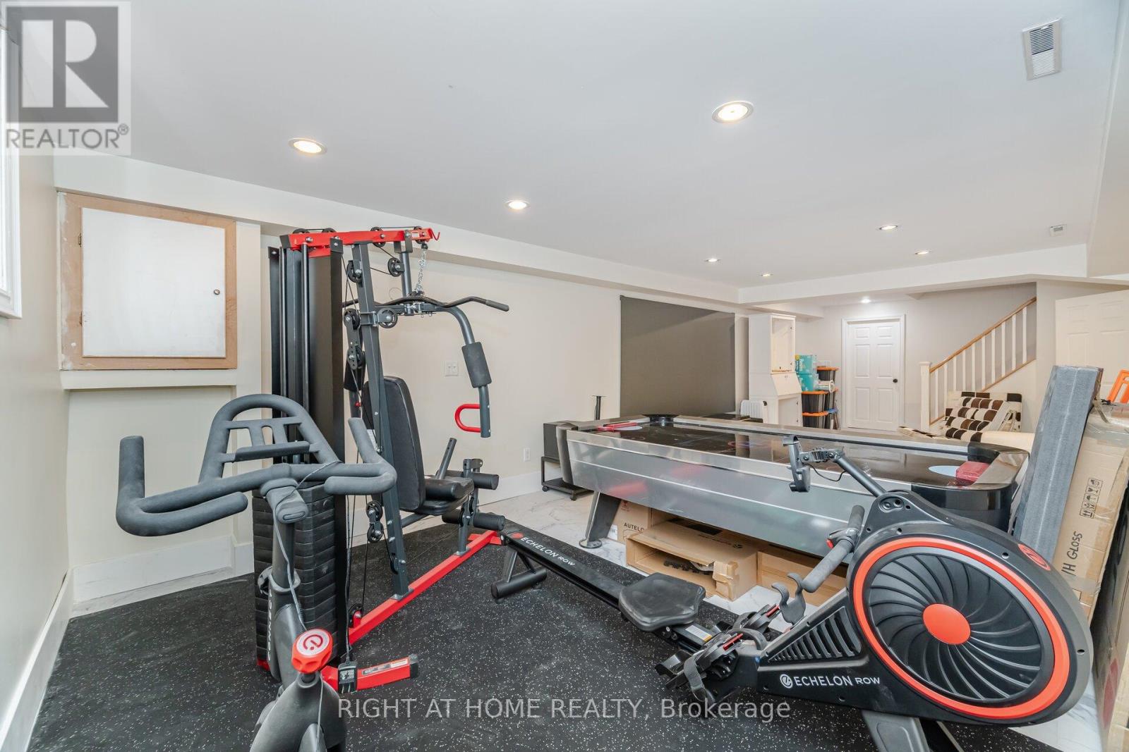 2154 Oneida Crescent, Mississauga, Ontario  L5C 1V6 - Photo 38 - W12475517