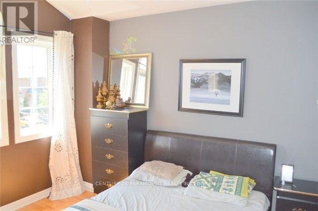 641 Macbeth Heights, Mississauga, Ontario  L5W 1E5 - Photo 11 - W12475521