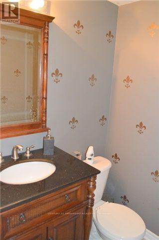 641 Macbeth Heights, Mississauga, Ontario  L5W 1E5 - Photo 4 - W12475521