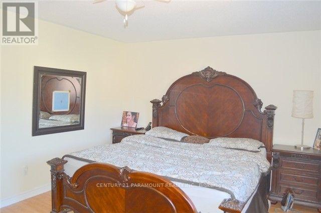 641 Macbeth Heights, Mississauga, Ontario  L5W 1E5 - Photo 6 - W12475521