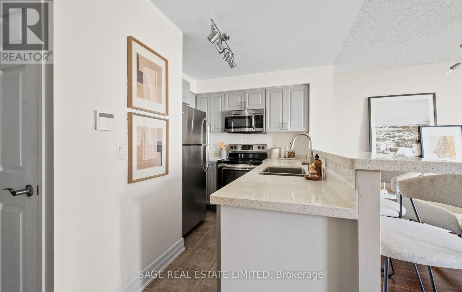 Ph2 - 15 Michael Power Place, Toronto (Islington-City Centre West), Ontario  M9A 5G4 - Photo 15 - W12475535