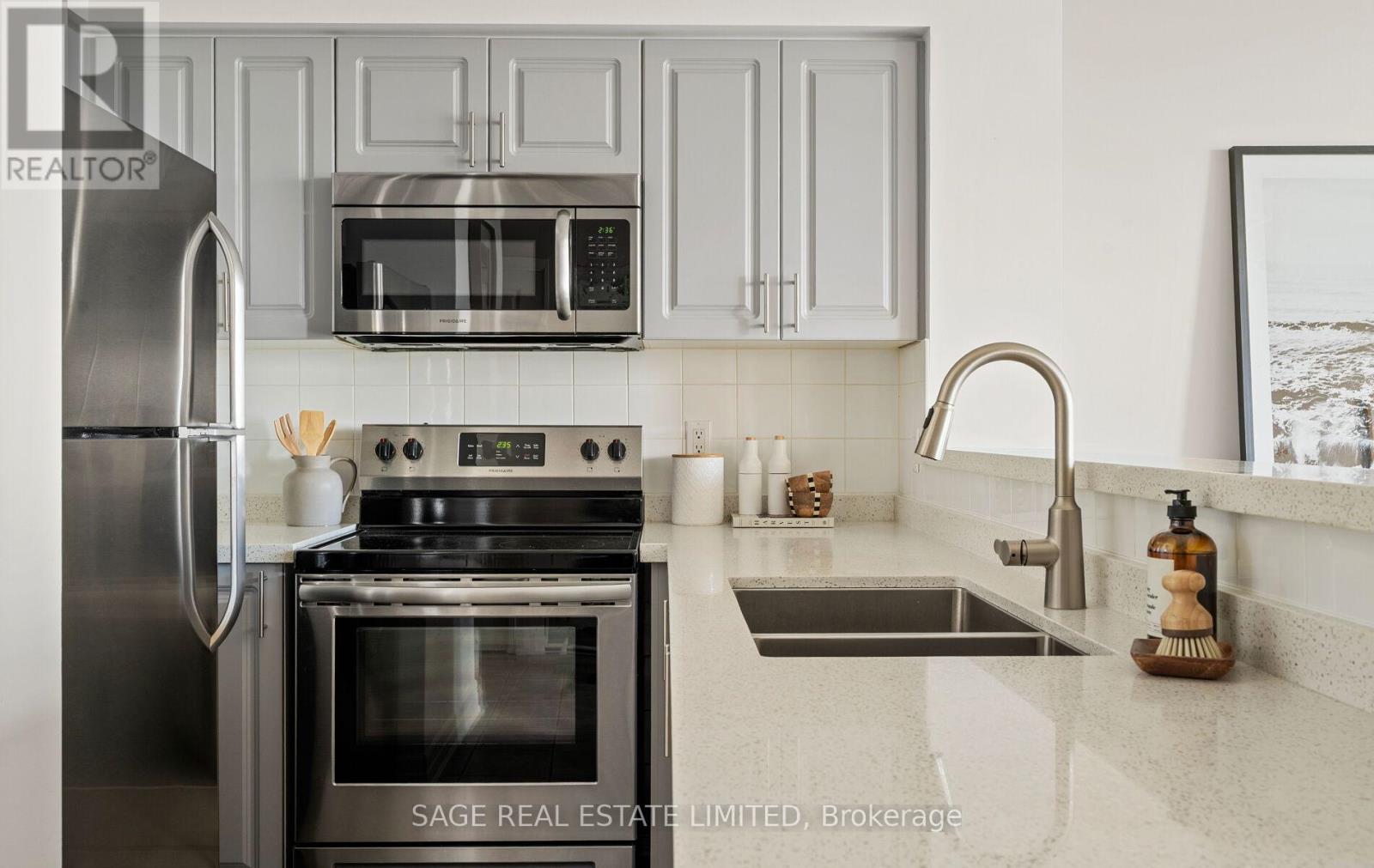 Ph2 - 15 Michael Power Place, Toronto (Islington-City Centre West), Ontario  M9A 5G4 - Photo 16 - W12475535