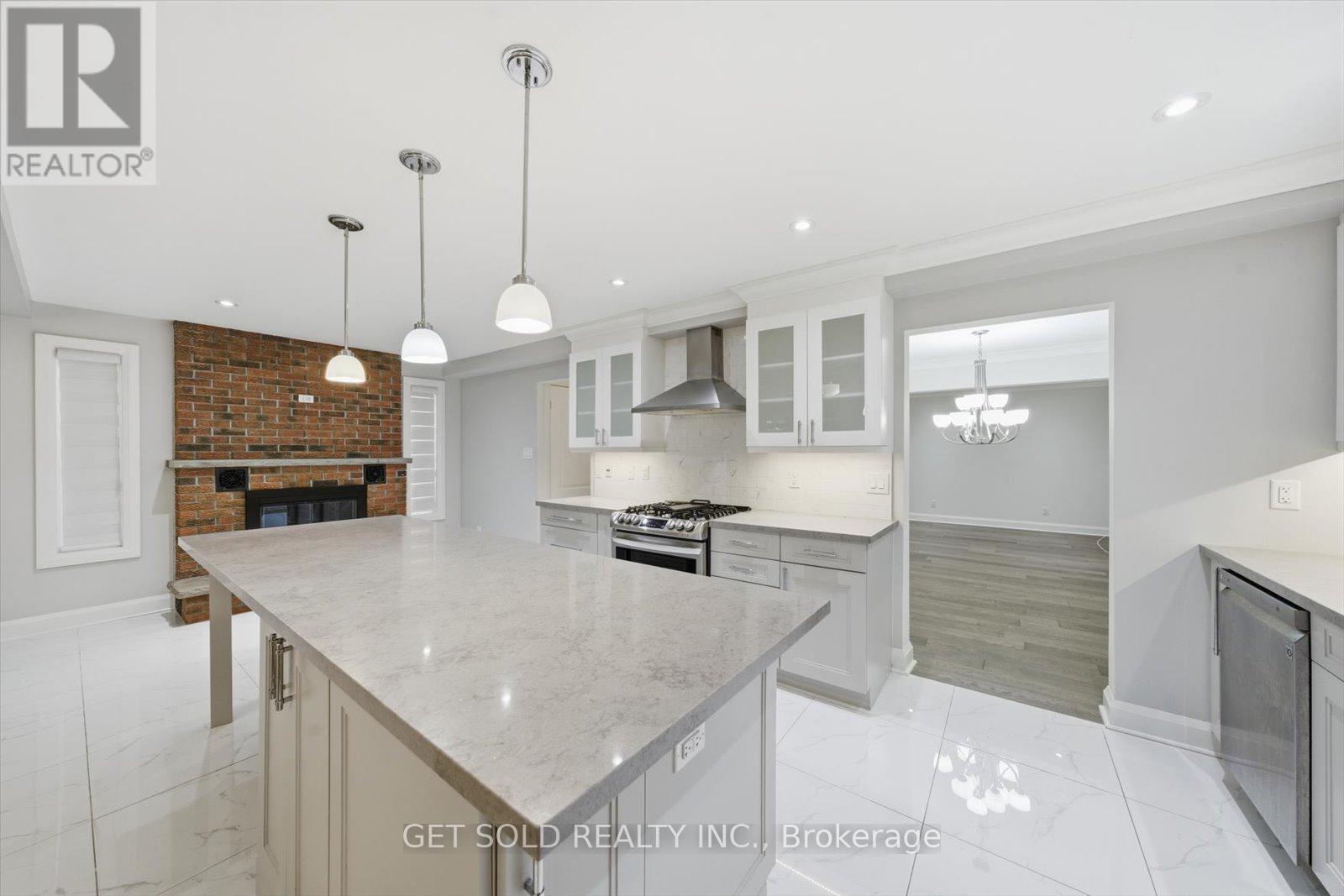 18 Mill Street S, Brampton (Downtown Brampton), Ontario  L6Y 1S5 - Photo 13 - W12475537