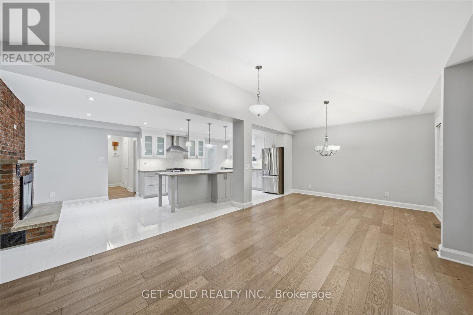 18 Mill Street S, Brampton (Downtown Brampton), Ontario  L6Y 1S5 - Photo 17 - W12475537
