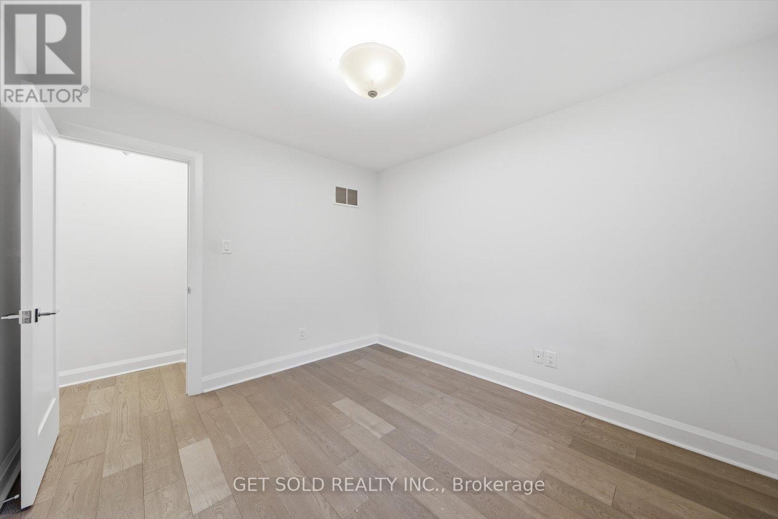 18 Mill Street S, Brampton (Downtown Brampton), Ontario  L6Y 1S5 - Photo 31 - W12475537