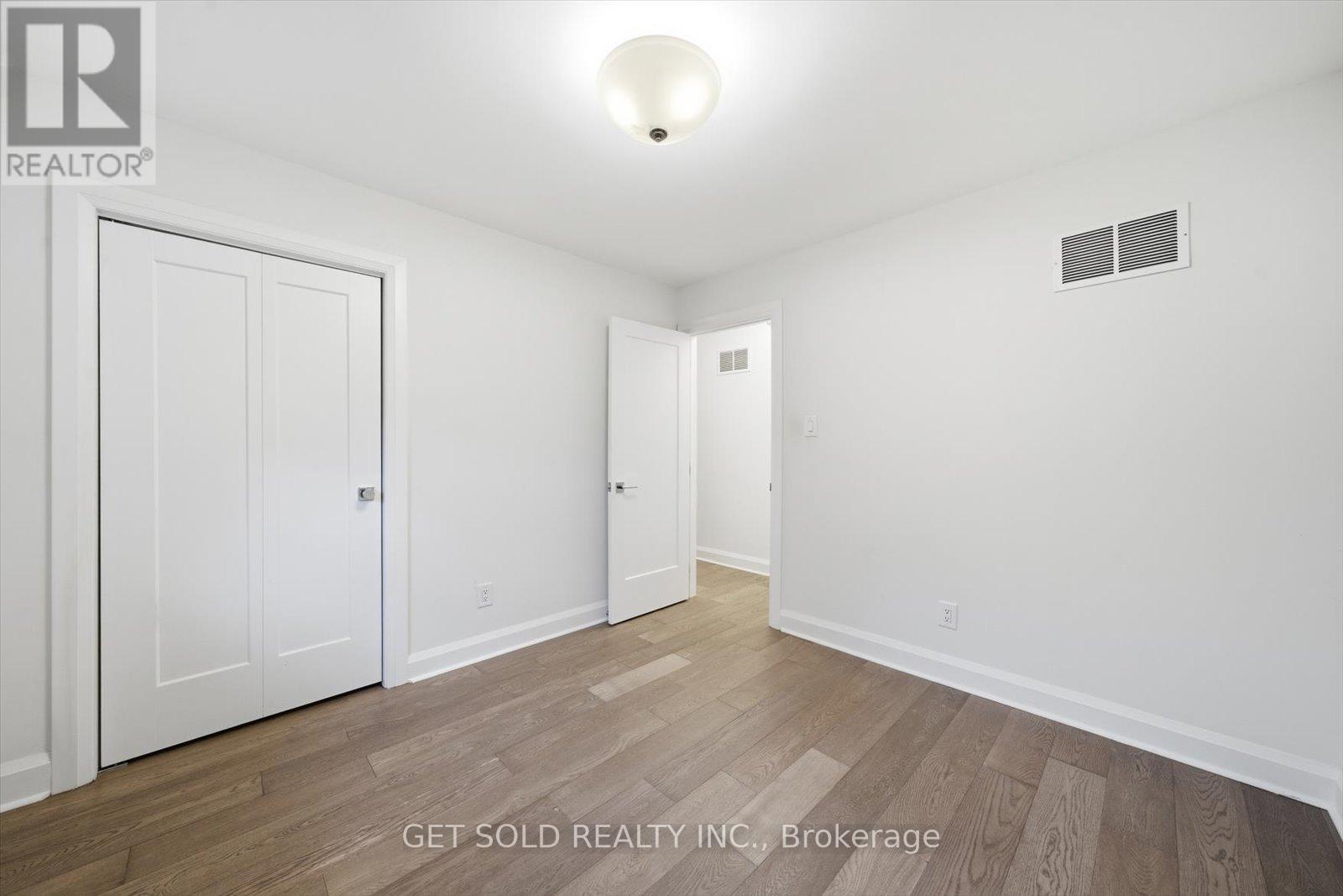18 Mill Street S, Brampton (Downtown Brampton), Ontario  L6Y 1S5 - Photo 32 - W12475537