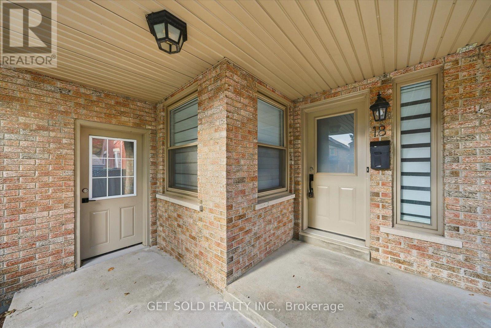 18 Mill Street S, Brampton (Downtown Brampton), Ontario  L6Y 1S5 - Photo 4 - W12475537