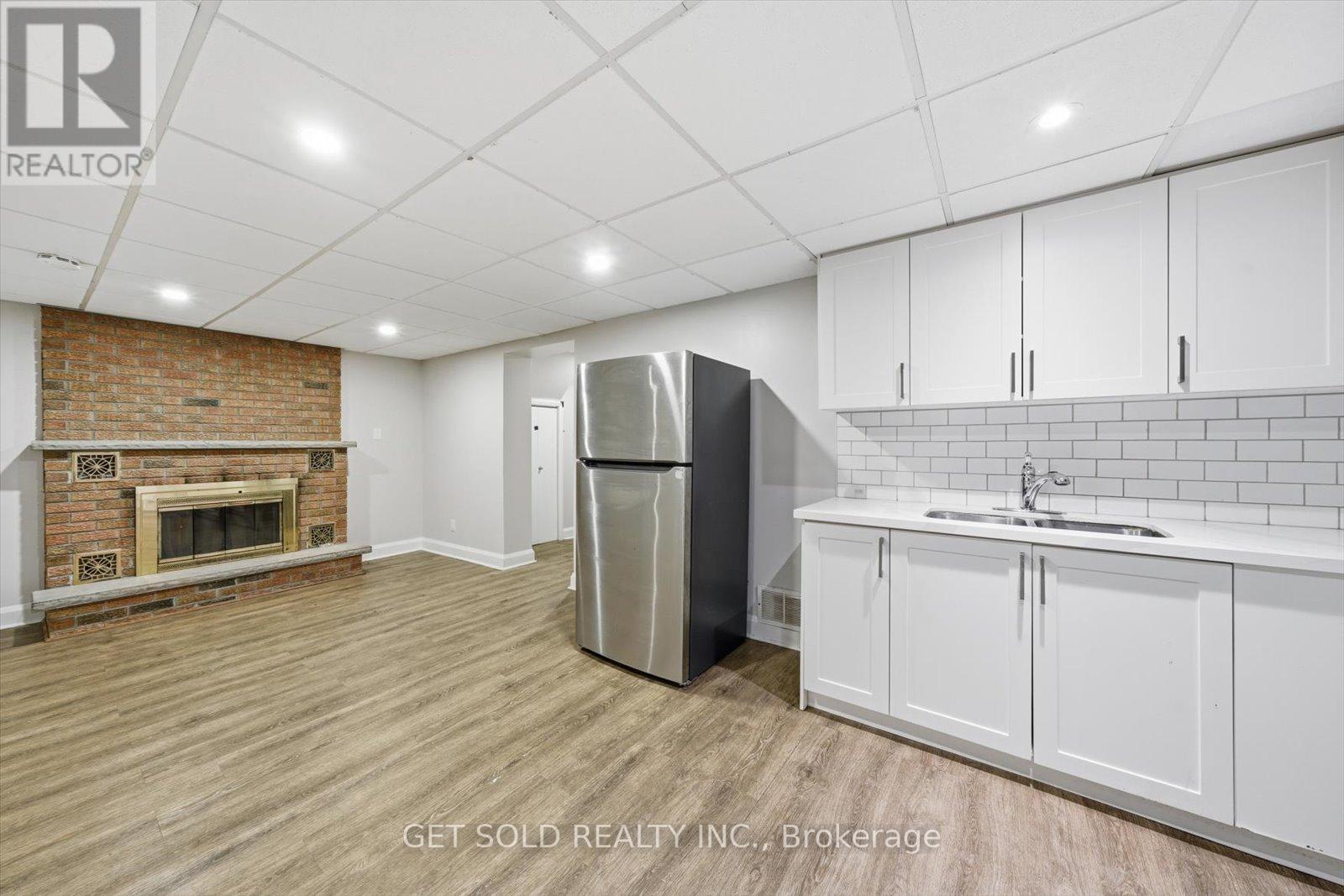18 Mill Street S, Brampton (Downtown Brampton), Ontario  L6Y 1S5 - Photo 44 - W12475537