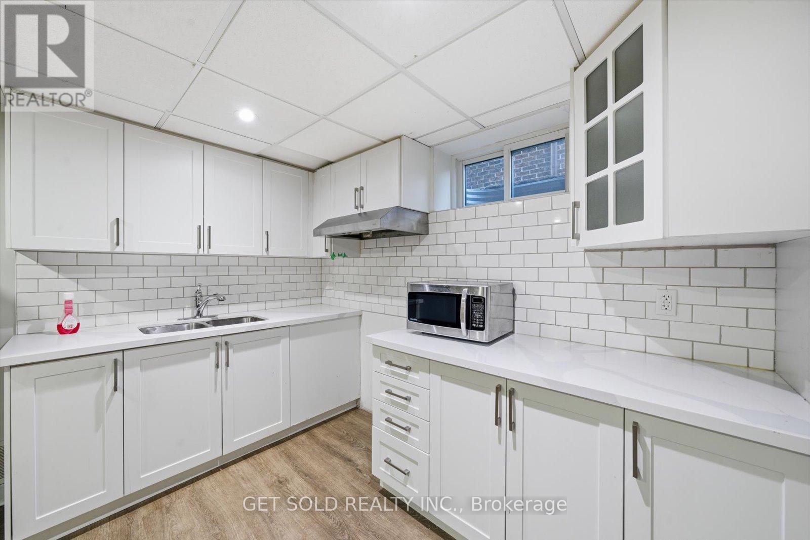 18 Mill Street S, Brampton (Downtown Brampton), Ontario  L6Y 1S5 - Photo 45 - W12475537