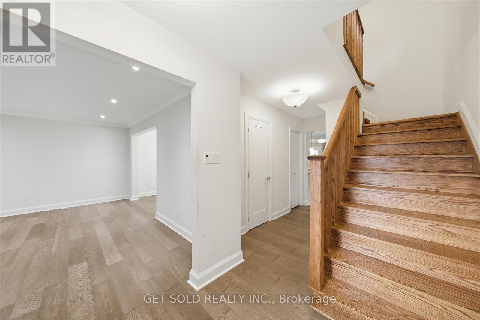 18 Mill Street S, Brampton (Downtown Brampton), Ontario  L6Y 1S5 - Photo 6 - W12475537