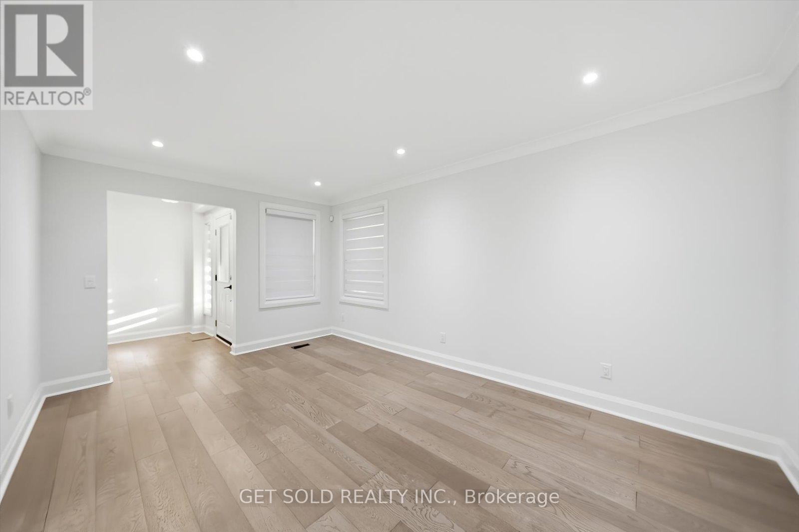 18 Mill Street S, Brampton (Downtown Brampton), Ontario  L6Y 1S5 - Photo 7 - W12475537