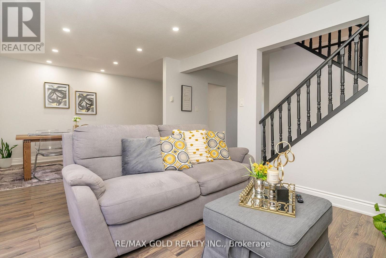 18 Juliette Square, Brampton (Northgate), Ontario  L6S 2M6 - Photo 13 - W12475540