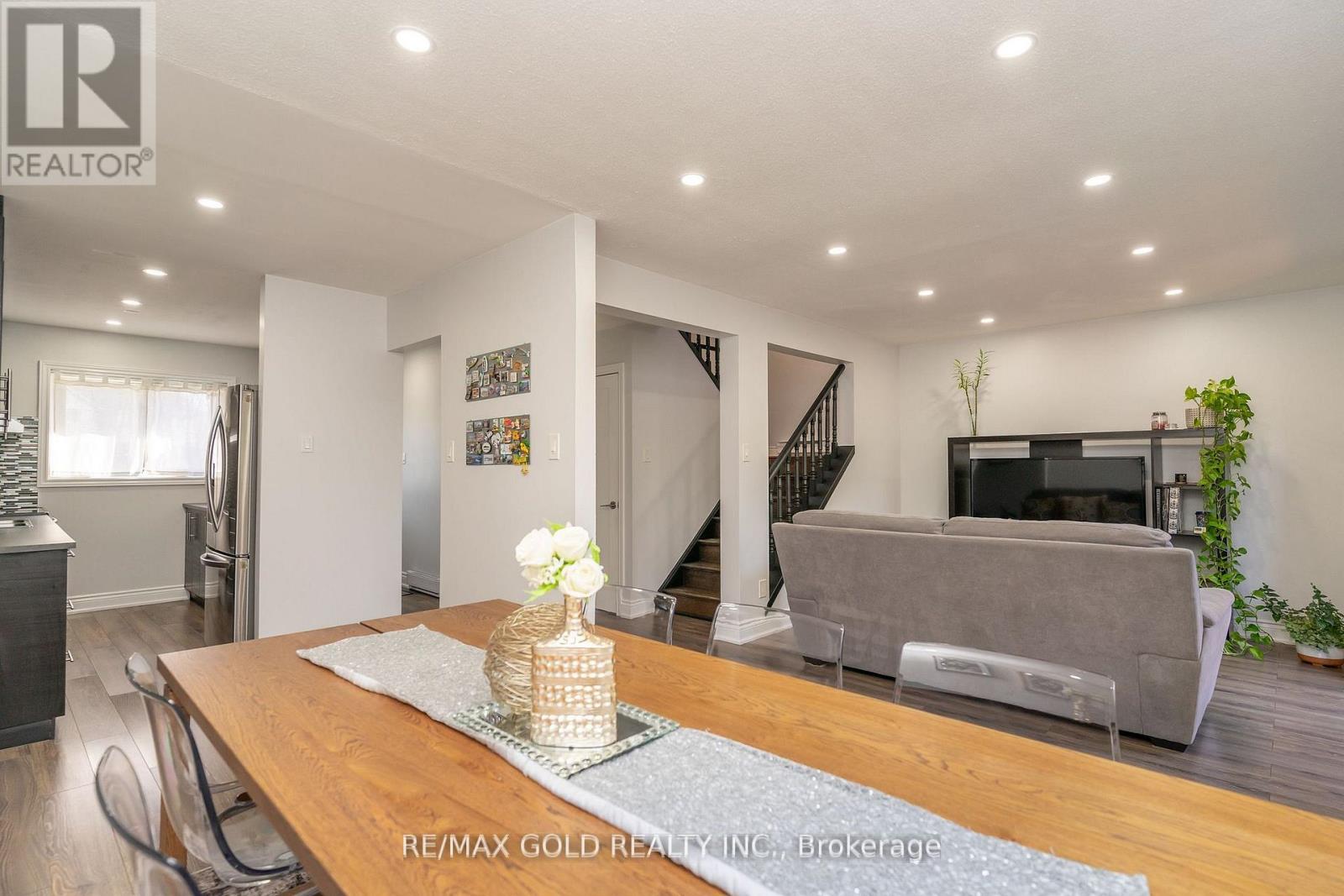 18 Juliette Square, Brampton (Northgate), Ontario  L6S 2M6 - Photo 15 - W12475540