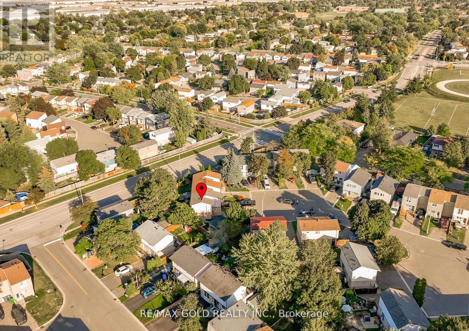 18 Juliette Square, Brampton (Northgate), Ontario  L6S 2M6 - Photo 3 - W12475540