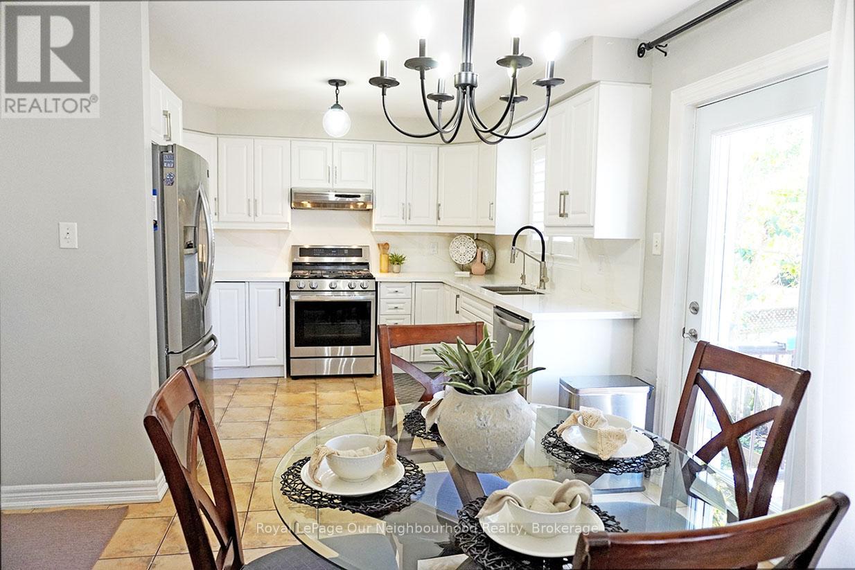 862 Audley Road S, Ajax (South East), Ontario  L1Z 1M4 - Photo 4 - E12475585