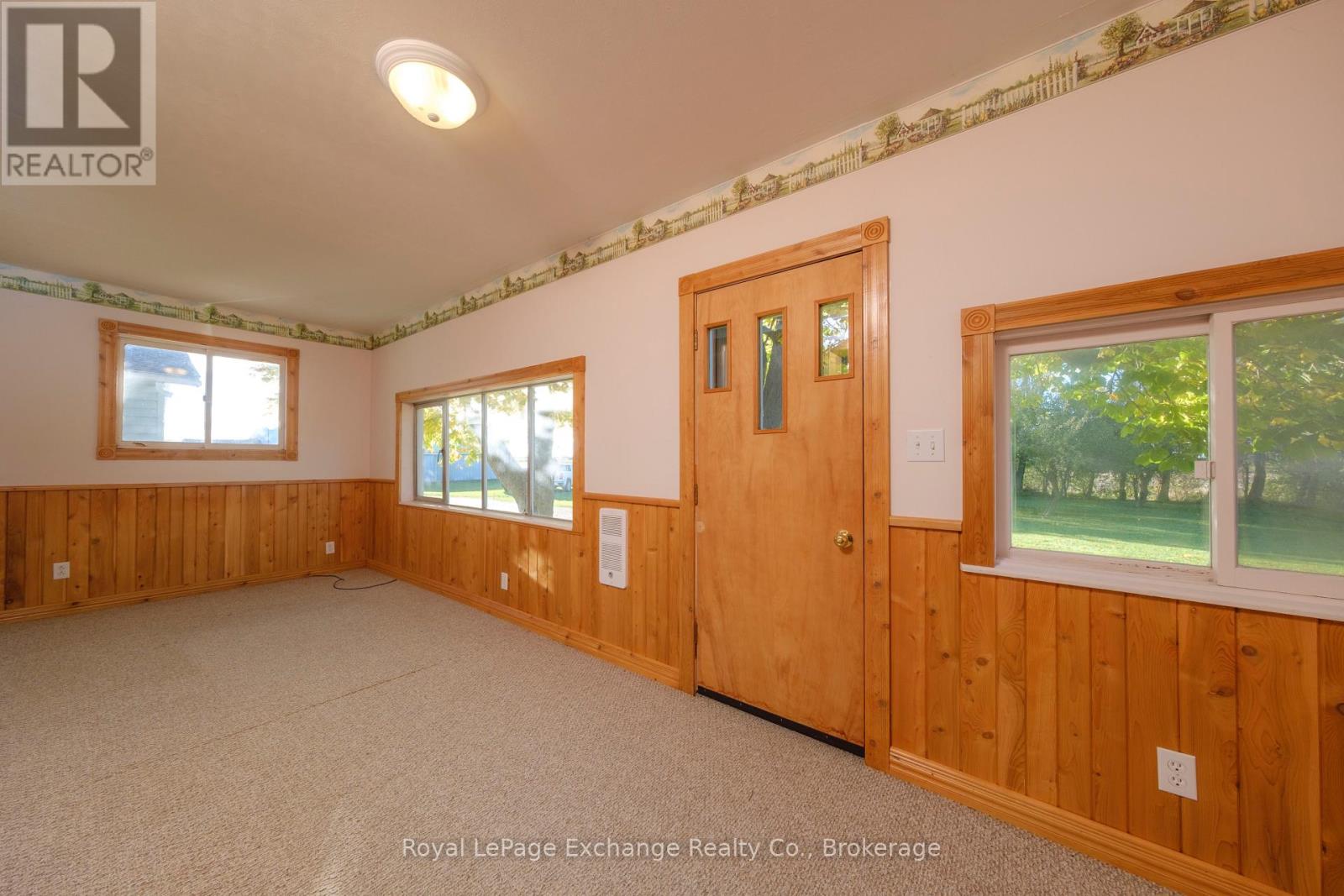 2095 12 Concession, Huron-Kinloss, Ontario  N0G 2R0 - Photo 11 - X12476016