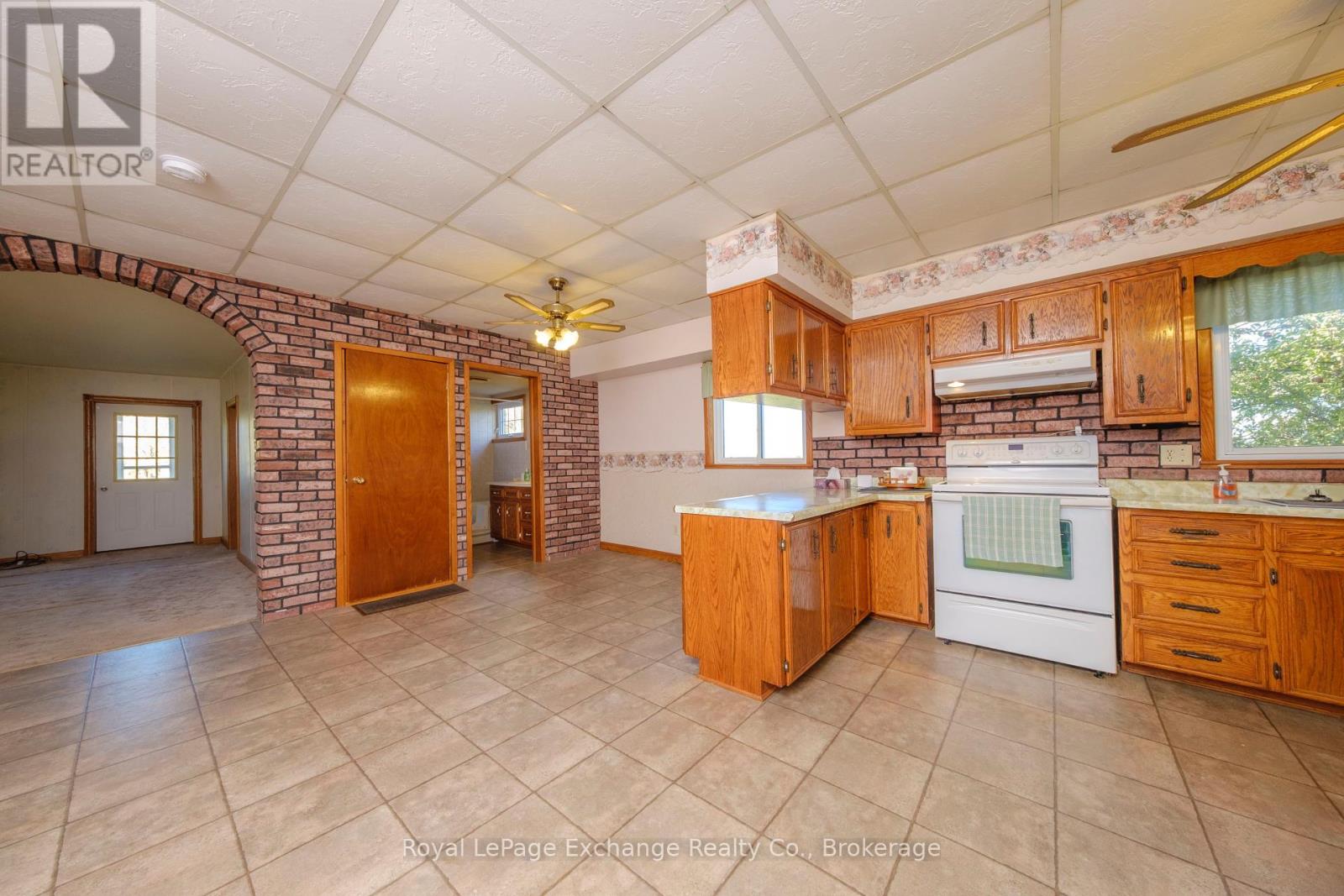 2095 12 Concession, Huron-Kinloss, Ontario  N0G 2R0 - Photo 6 - X12476016