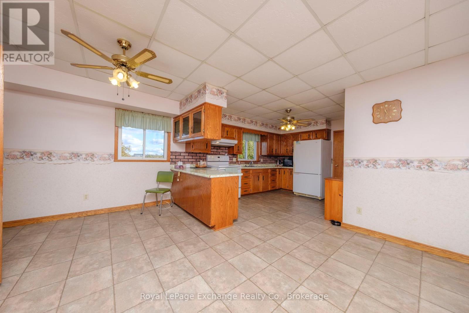 2095 12 Concession, Huron-Kinloss, Ontario  N0G 2R0 - Photo 8 - X12476016