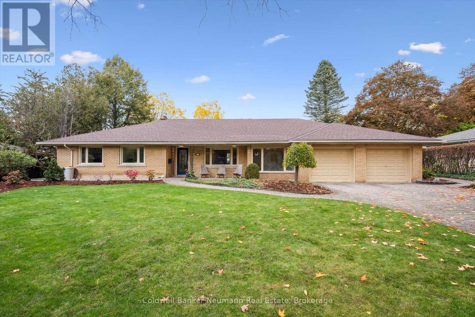36 Harcourt Drive, Guelph (Dovercliffe Park/old University), Ontario  N1G 1J6 - Photo 1 - X12476039