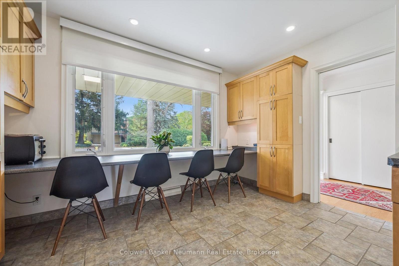 36 Harcourt Drive, Guelph (Dovercliffe Park/old University), Ontario  N1G 1J6 - Photo 10 - X12476039