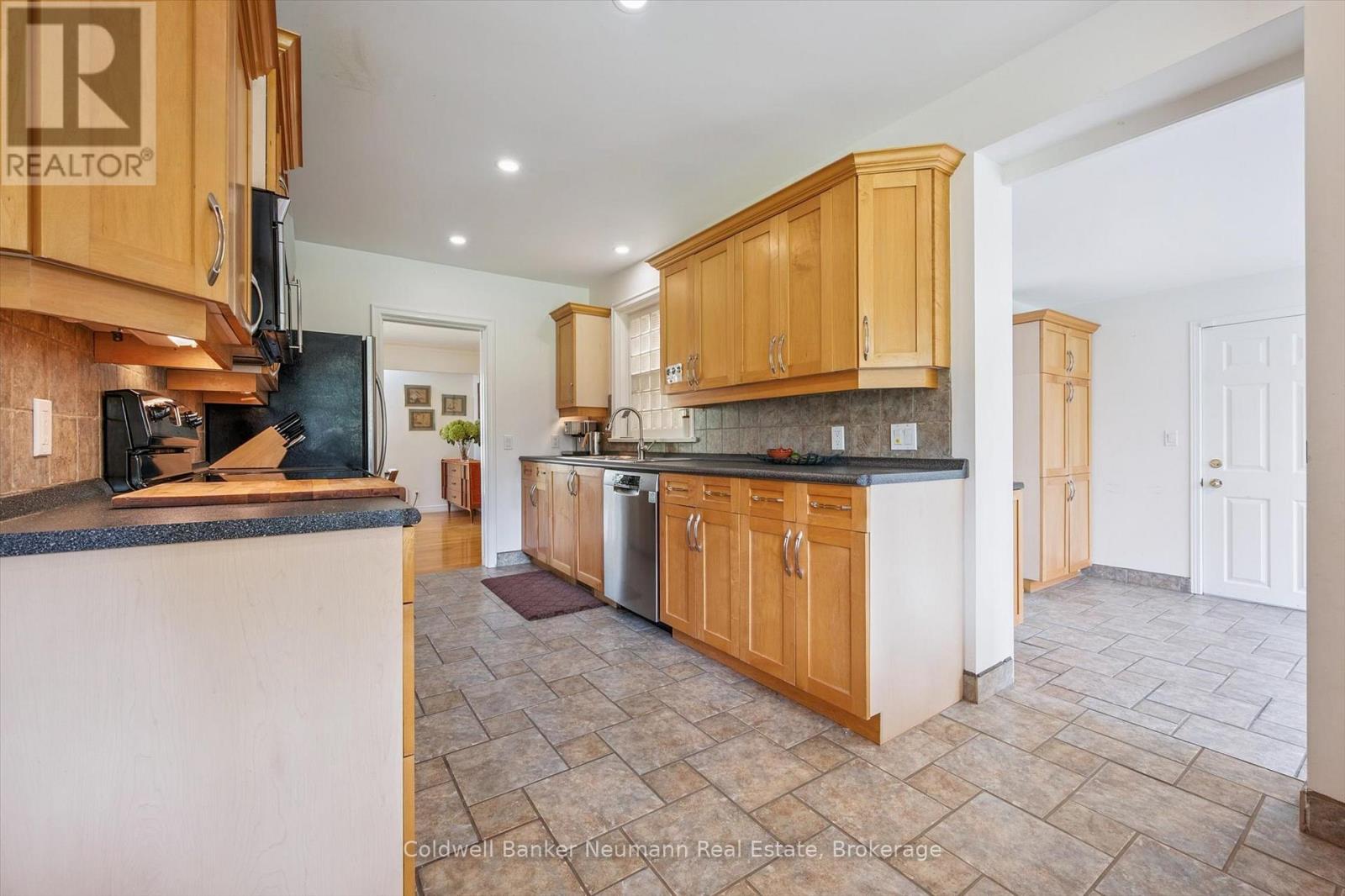36 Harcourt Drive, Guelph (Dovercliffe Park/old University), Ontario  N1G 1J6 - Photo 11 - X12476039