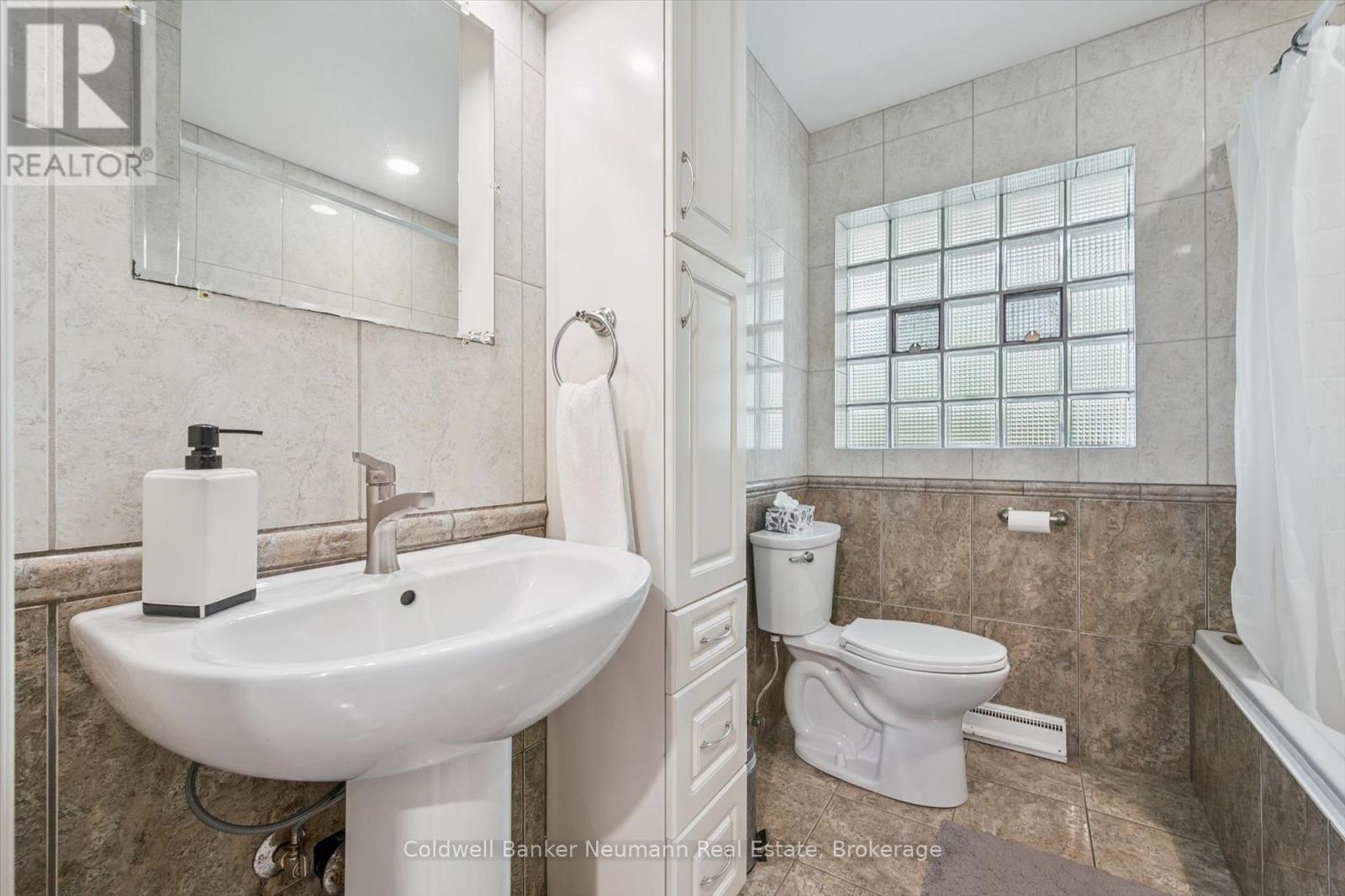 36 Harcourt Drive, Guelph (Dovercliffe Park/old University), Ontario  N1G 1J6 - Photo 13 - X12476039