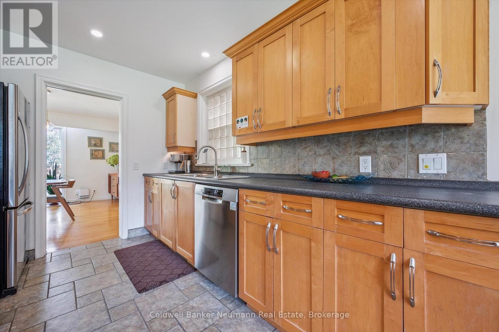 36 Harcourt Drive, Guelph (Dovercliffe Park/old University), Ontario  N1G 1J6 - Photo 36 - X12476039