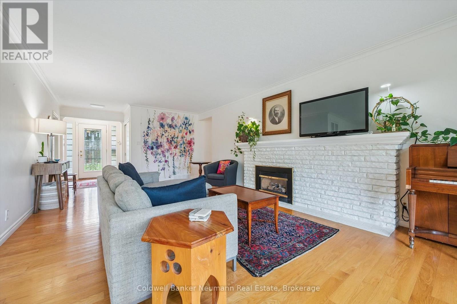 36 Harcourt Drive, Guelph (Dovercliffe Park/old University), Ontario  N1G 1J6 - Photo 8 - X12476039