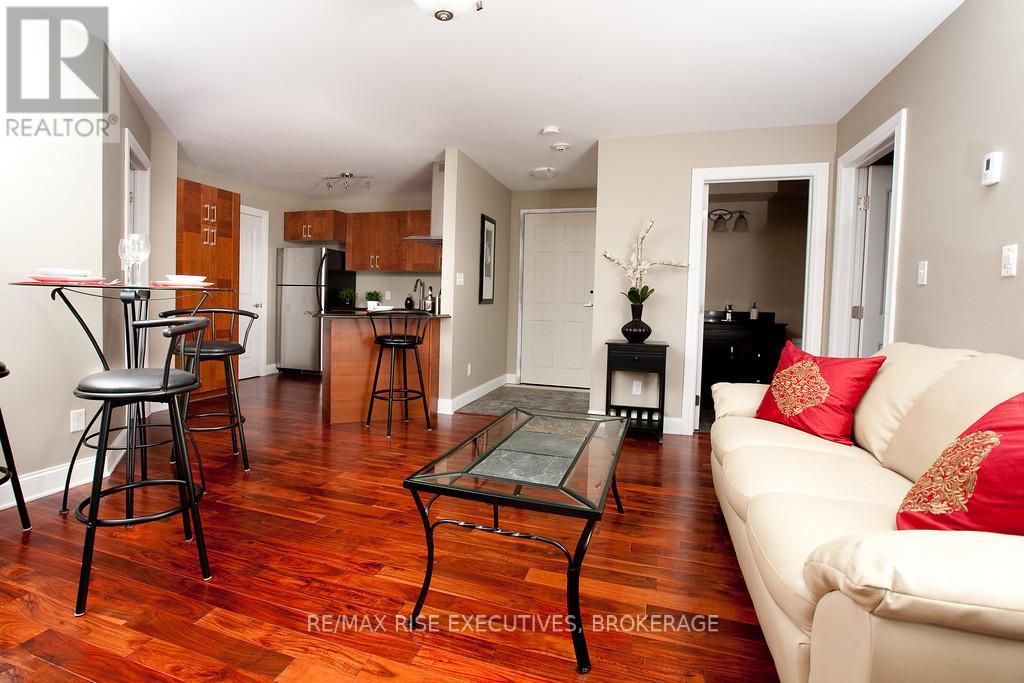 210 - 810 Blackburn Mews, Kingston (North Of Taylor-Kidd Blvd), Ontario  K7P 0H2 - Photo 6 - X12476037