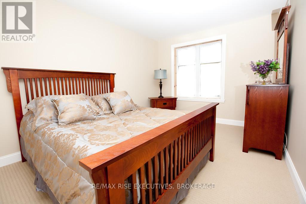 210 - 810 Blackburn Mews, Kingston (North Of Taylor-Kidd Blvd), Ontario  K7P 0H2 - Photo 8 - X12476037